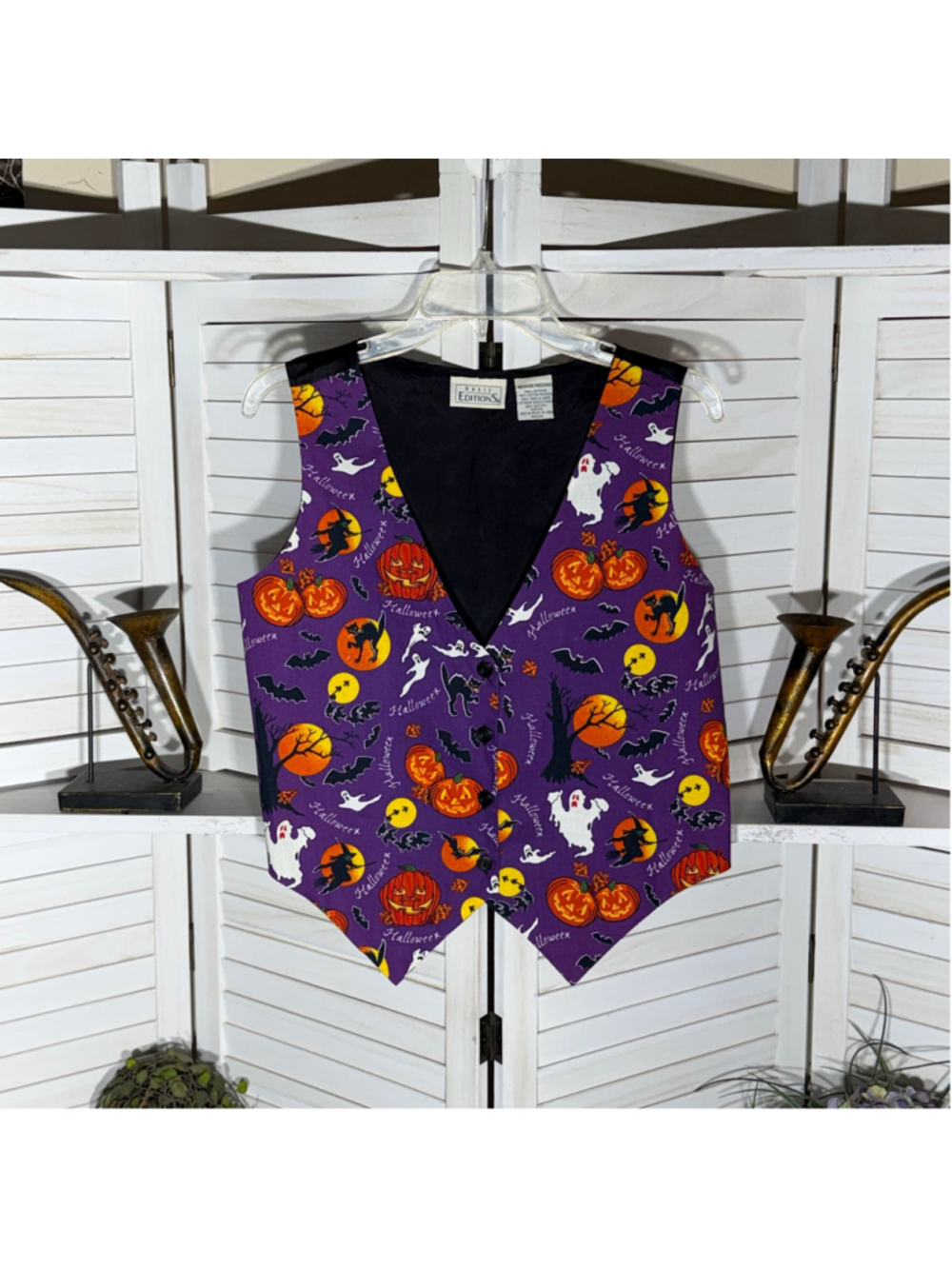 Vintage 90s Halloween vest purple black cats ghosts pumpkin vats spooky graphics